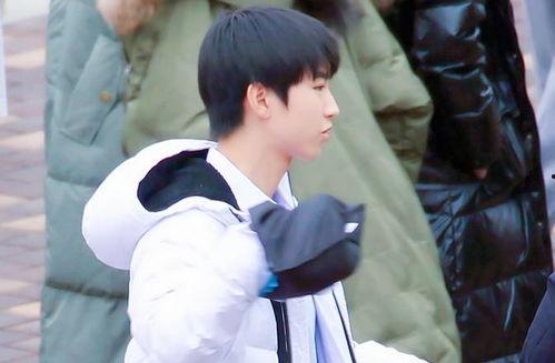 娱乐吃瓜君王俊凯,娱乐吃瓜界的“瓜王”传奇  第2张